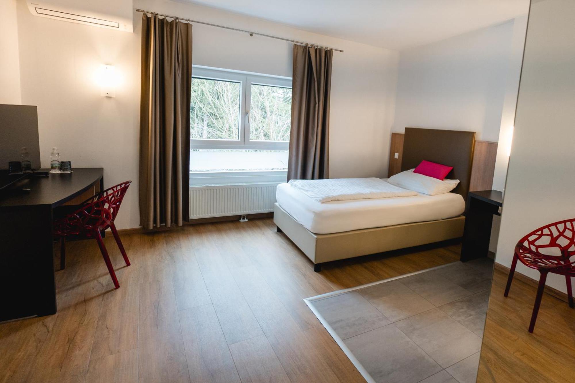 4U Hotel Men Only Hohenthurn Exterior photo